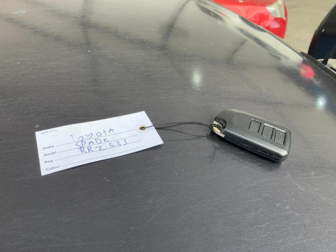 Photo '18' of Toyota Spade