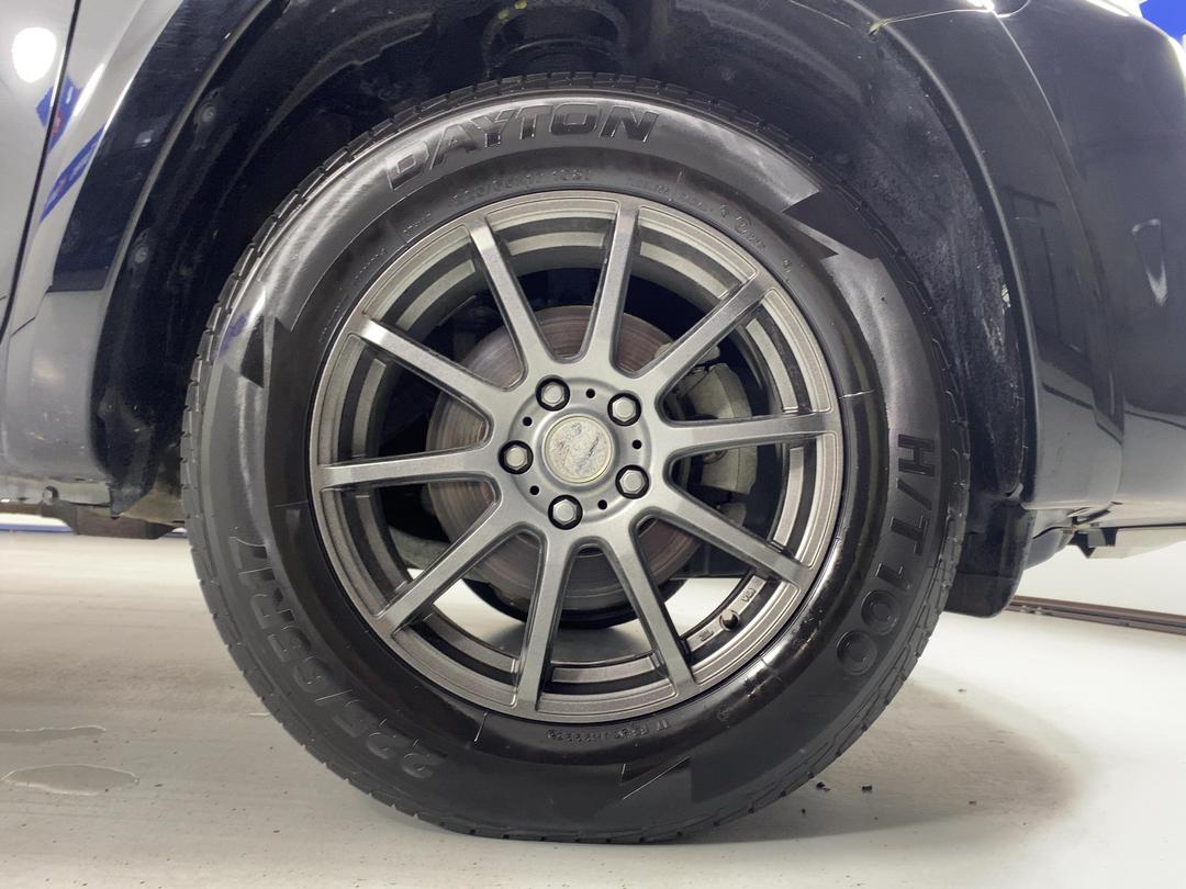 Photo '9' of Toyota Vanguard