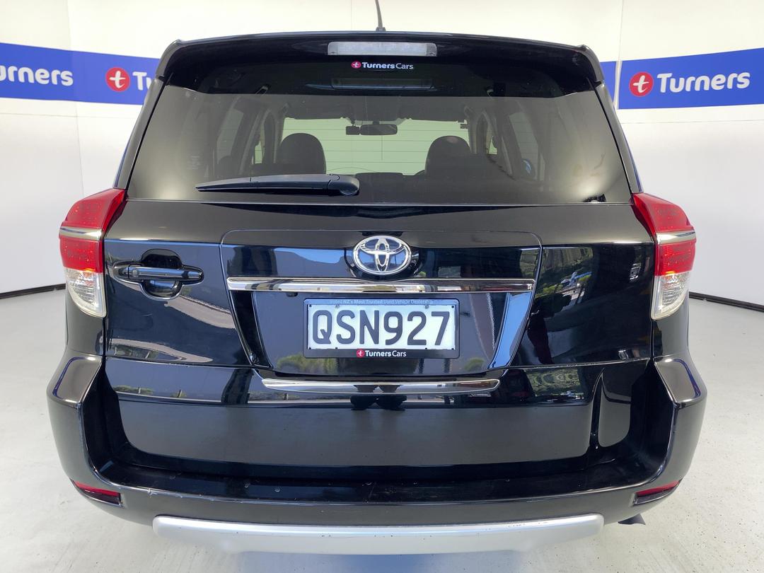 Photo '6' of Toyota Vanguard