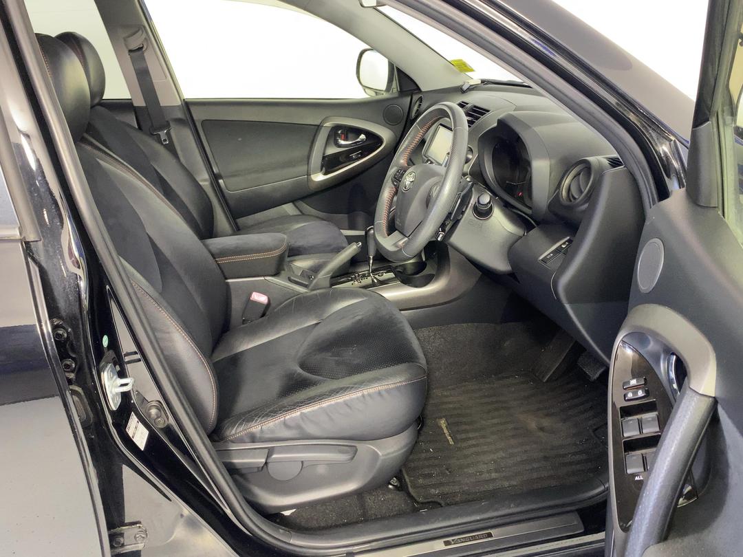 Photo '16' of Toyota Vanguard
