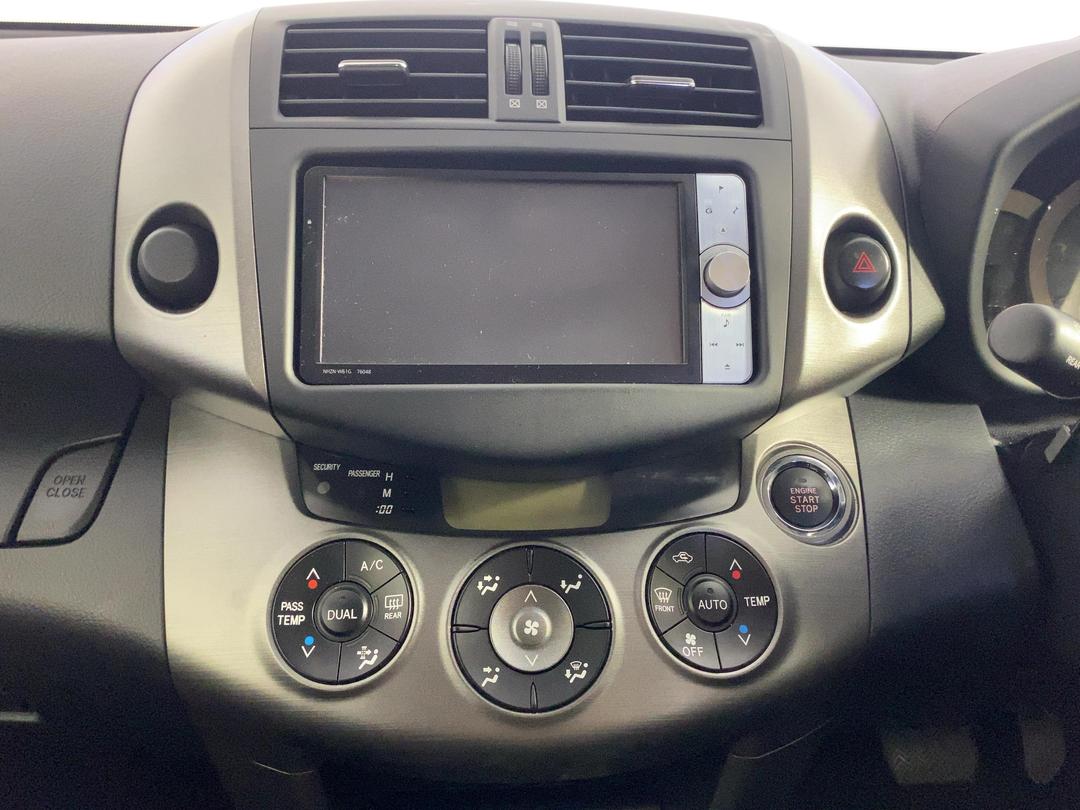 Photo '18' of Toyota Vanguard