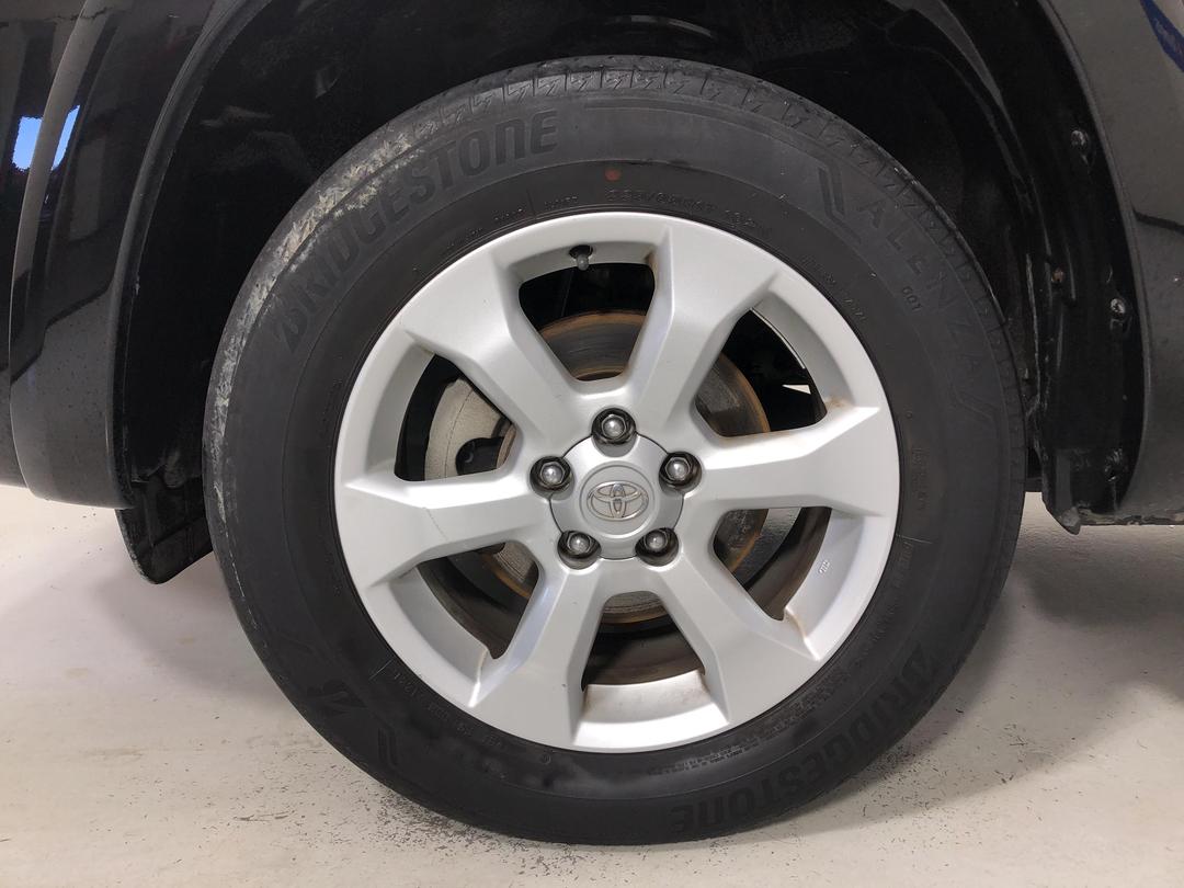 Photo '10' of Toyota Vanguard