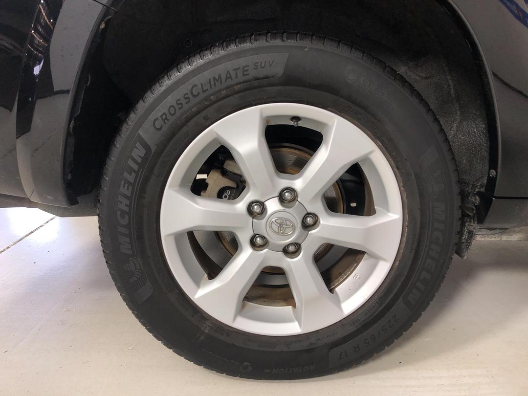 Photo '12' of Toyota Vanguard