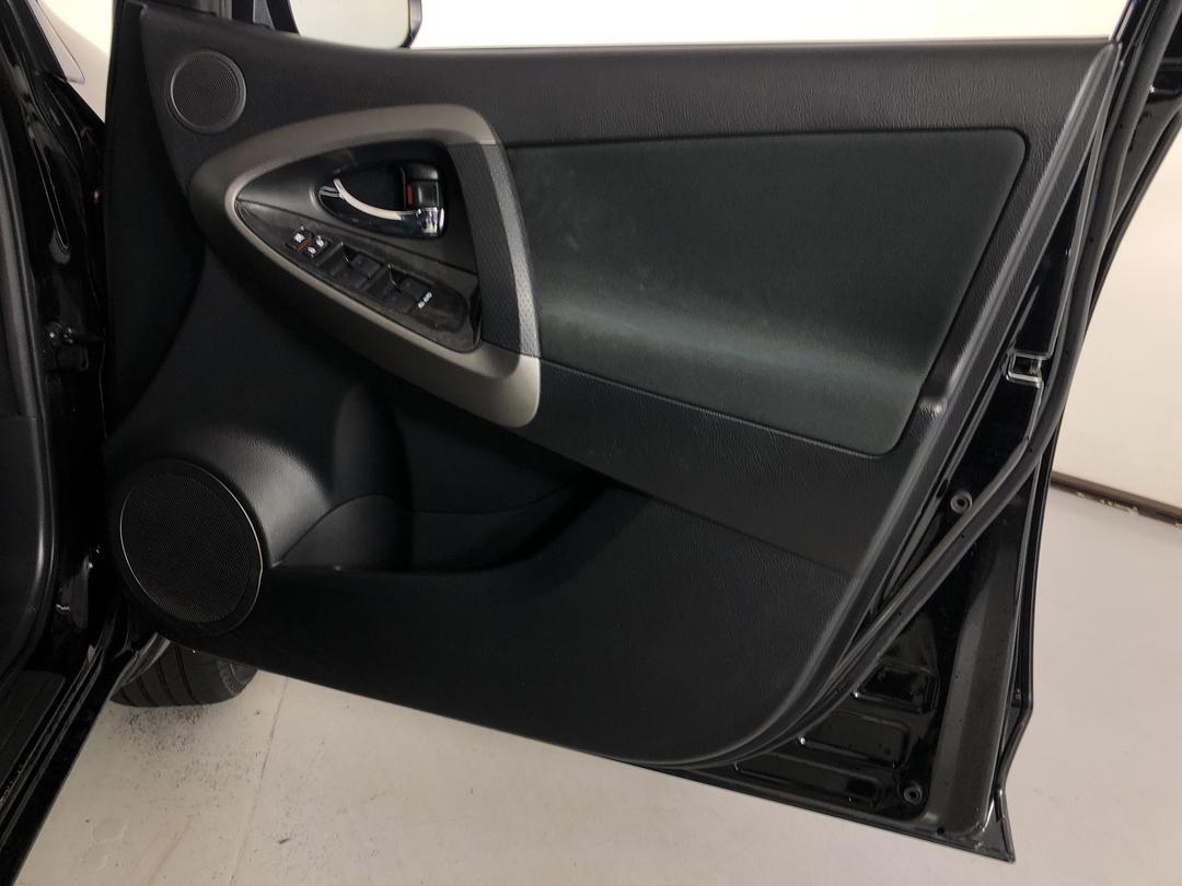 Photo '15' of Toyota Vanguard