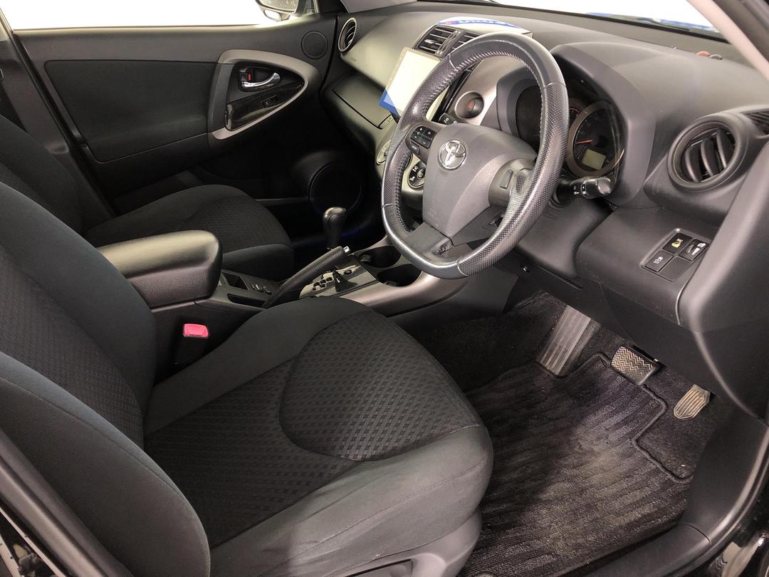 Photo '16' of Toyota Vanguard