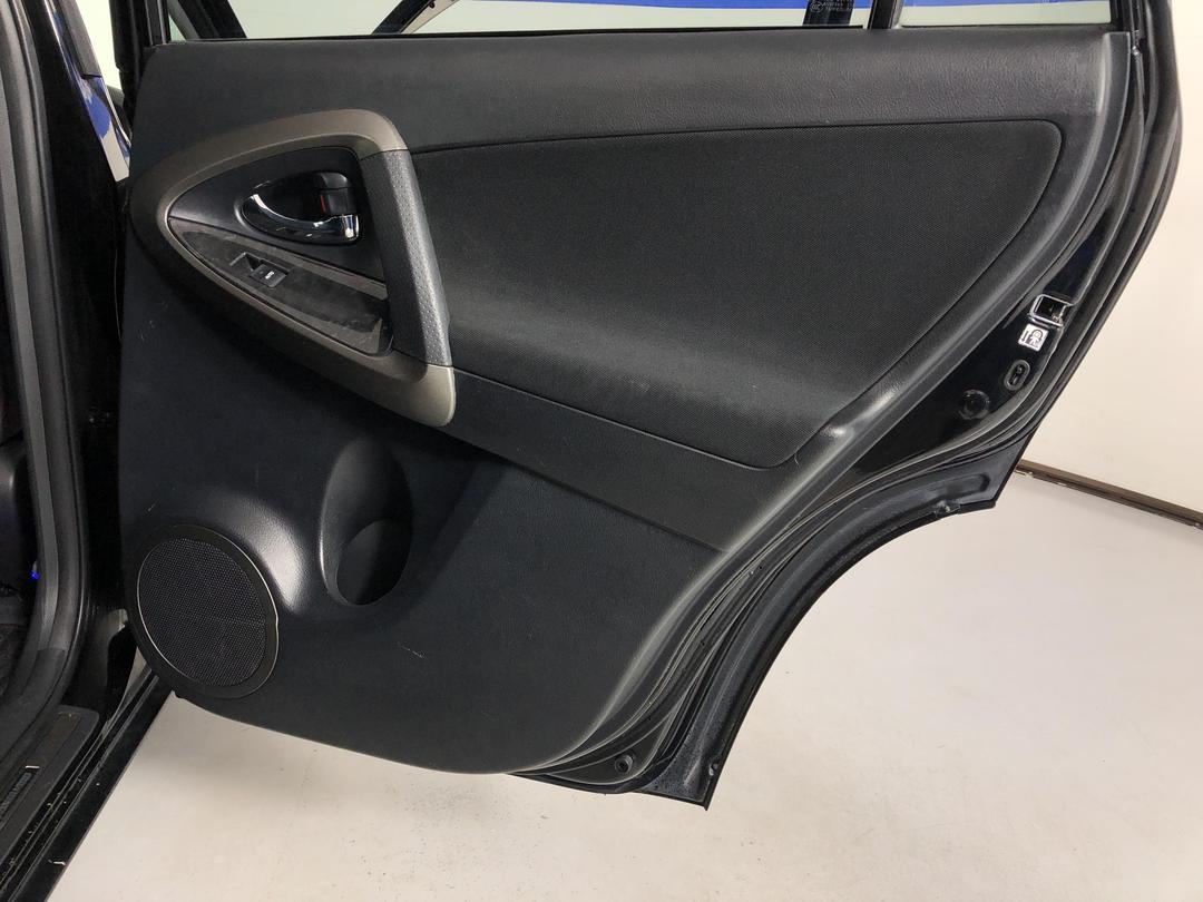 Photo '19' of Toyota Vanguard