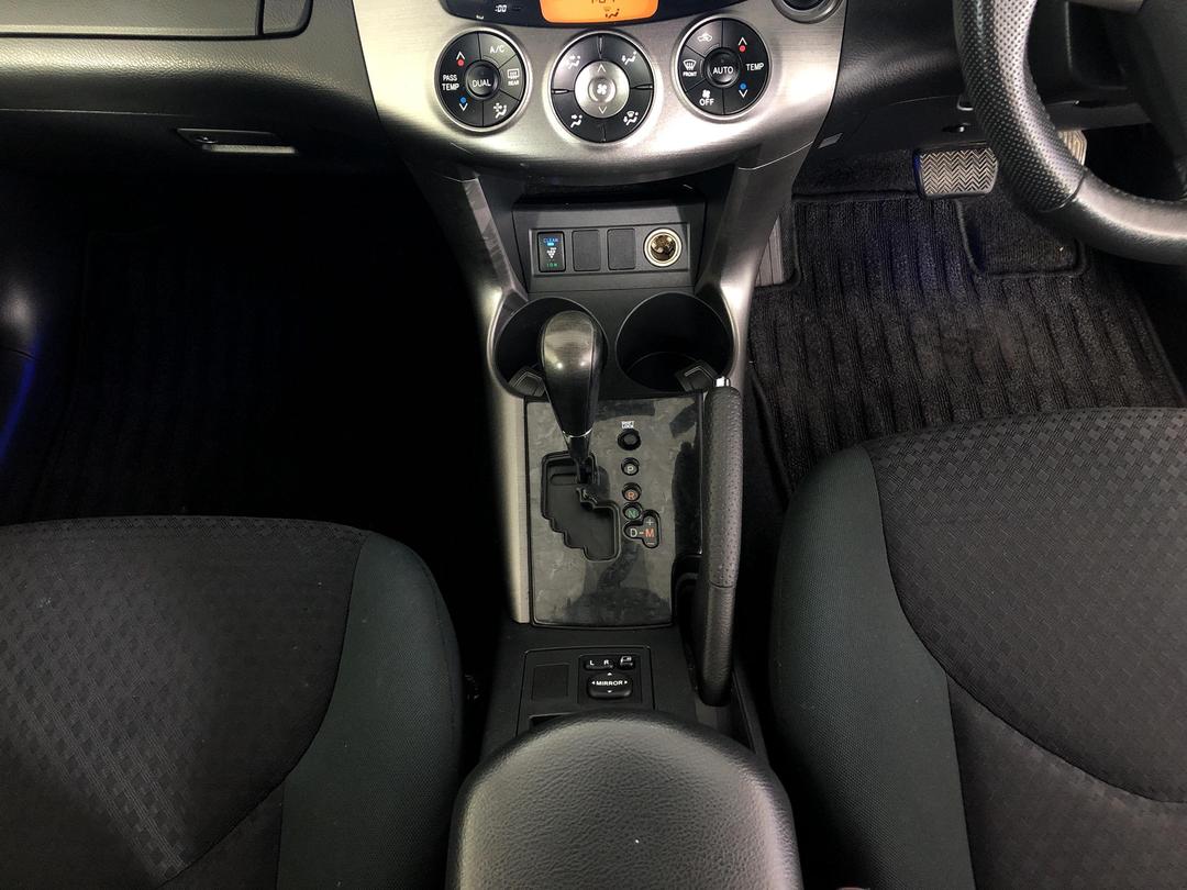 Photo '18' of Toyota Vanguard