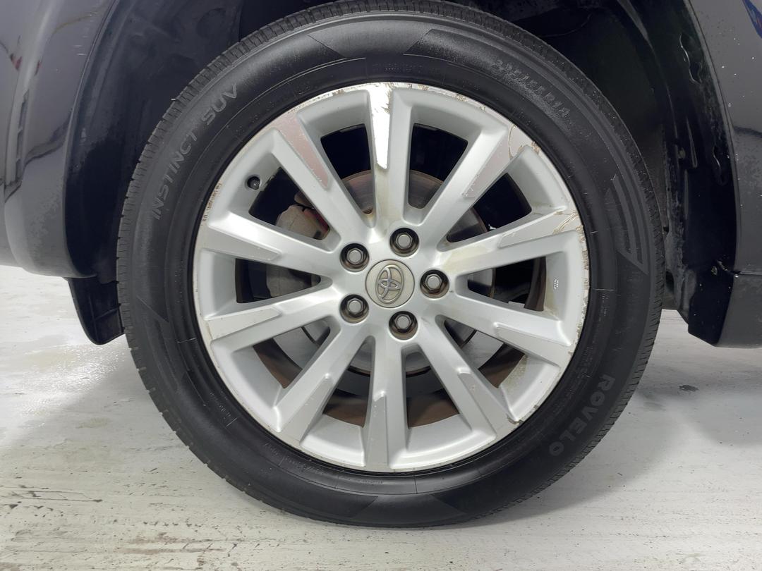Photo '10' of Toyota Vanguard