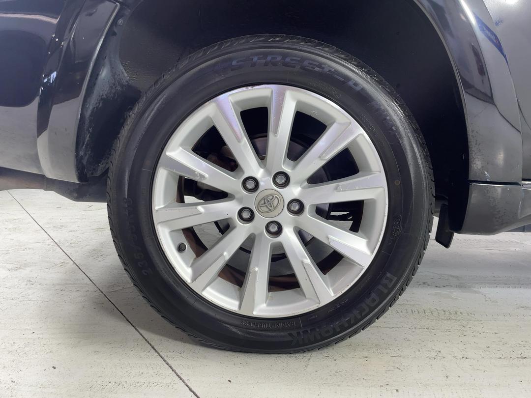 Photo '12' of Toyota Vanguard