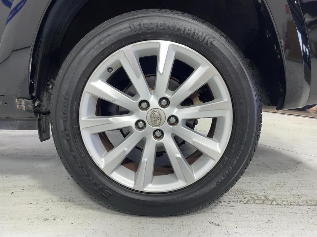 Photo '11' of Toyota Vanguard
