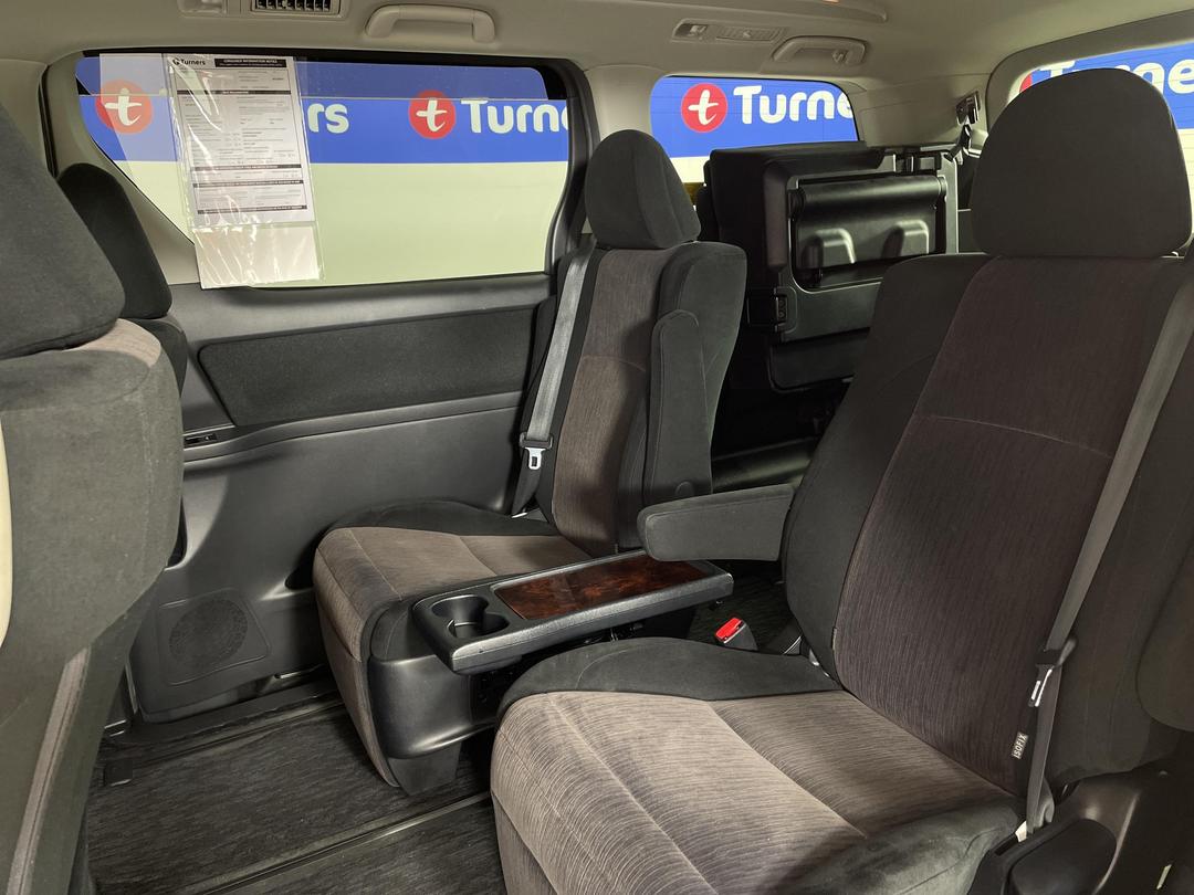 Photo '20' of Toyota Vellfire