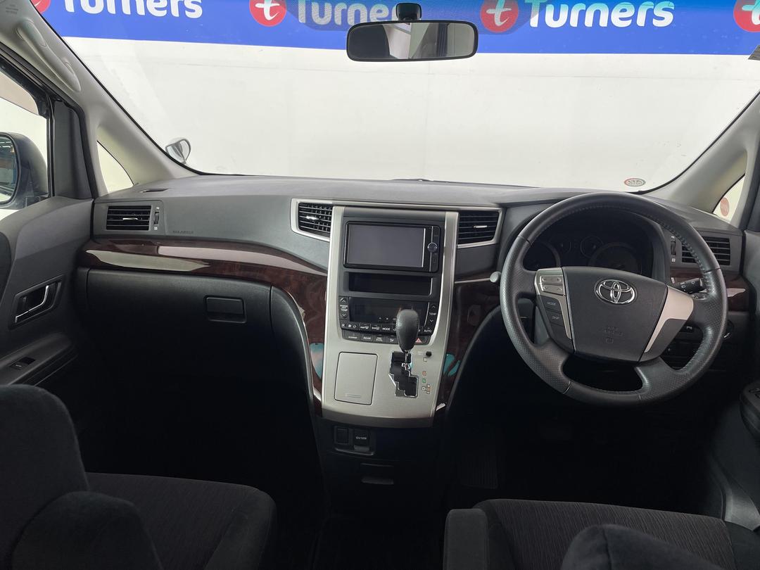 Photo '17' of Toyota Vellfire