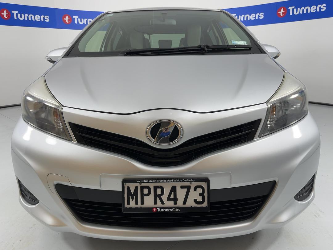 Photo '2' of Toyota Vitz