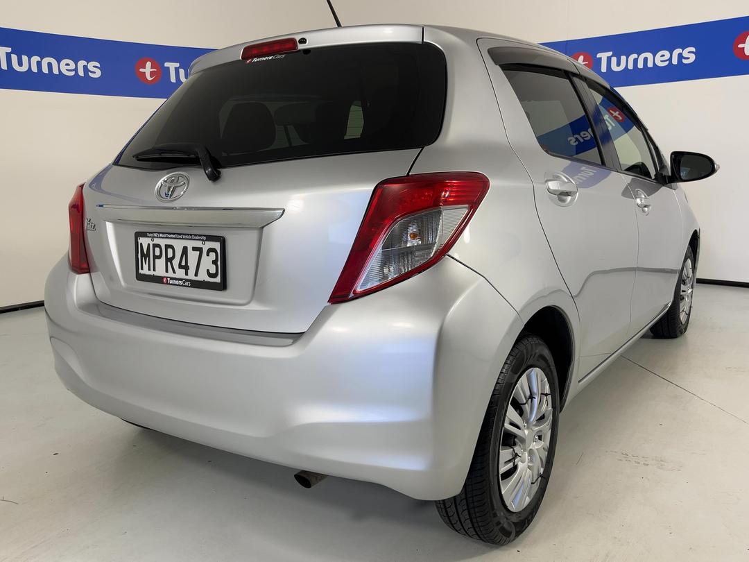 Photo '7' of Toyota Vitz