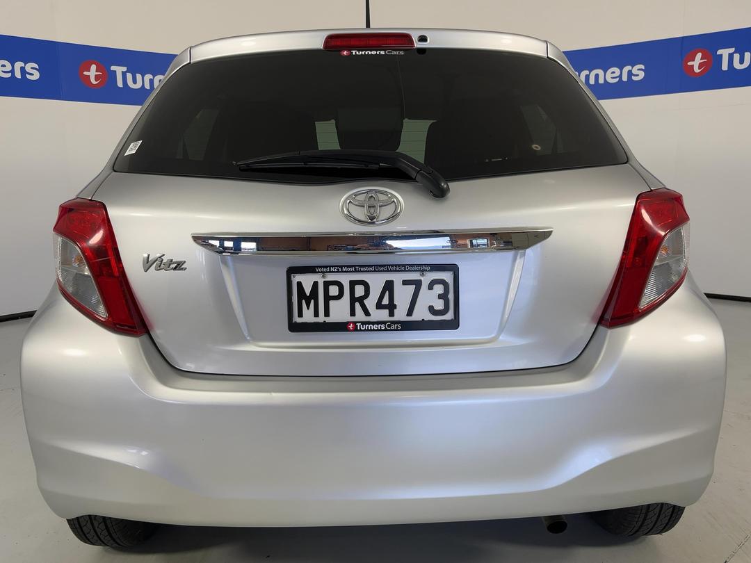 Photo '6' of Toyota Vitz