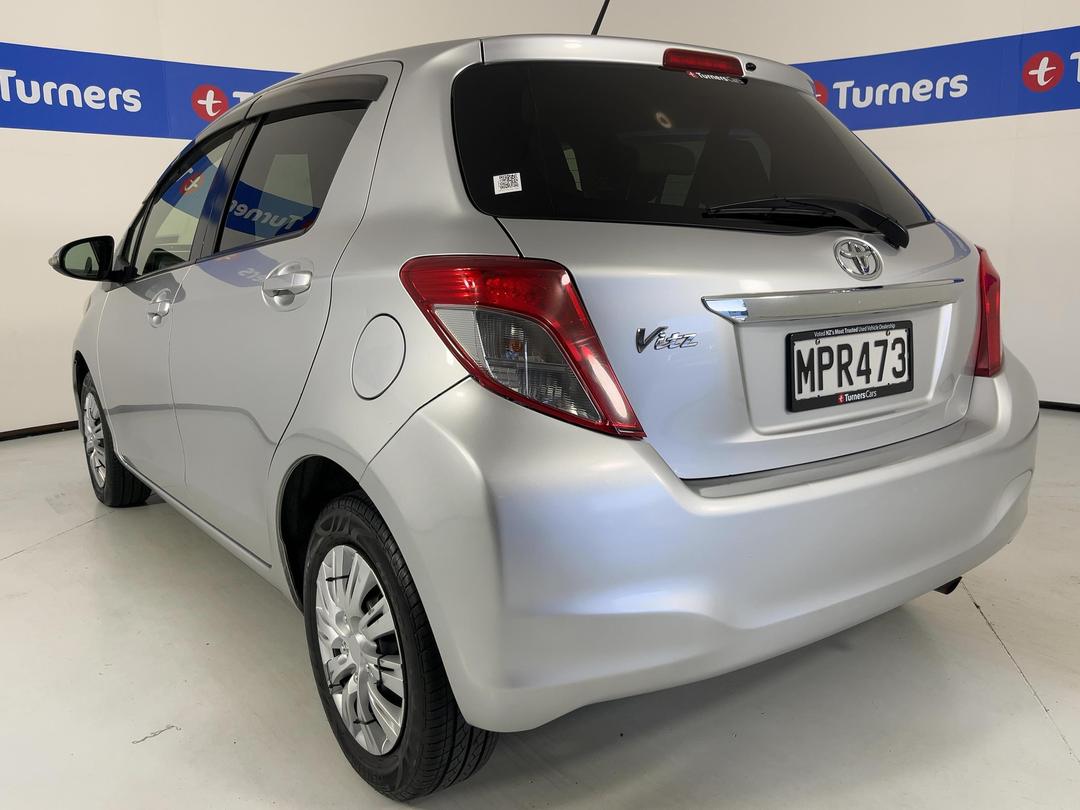 Photo '5' of Toyota Vitz