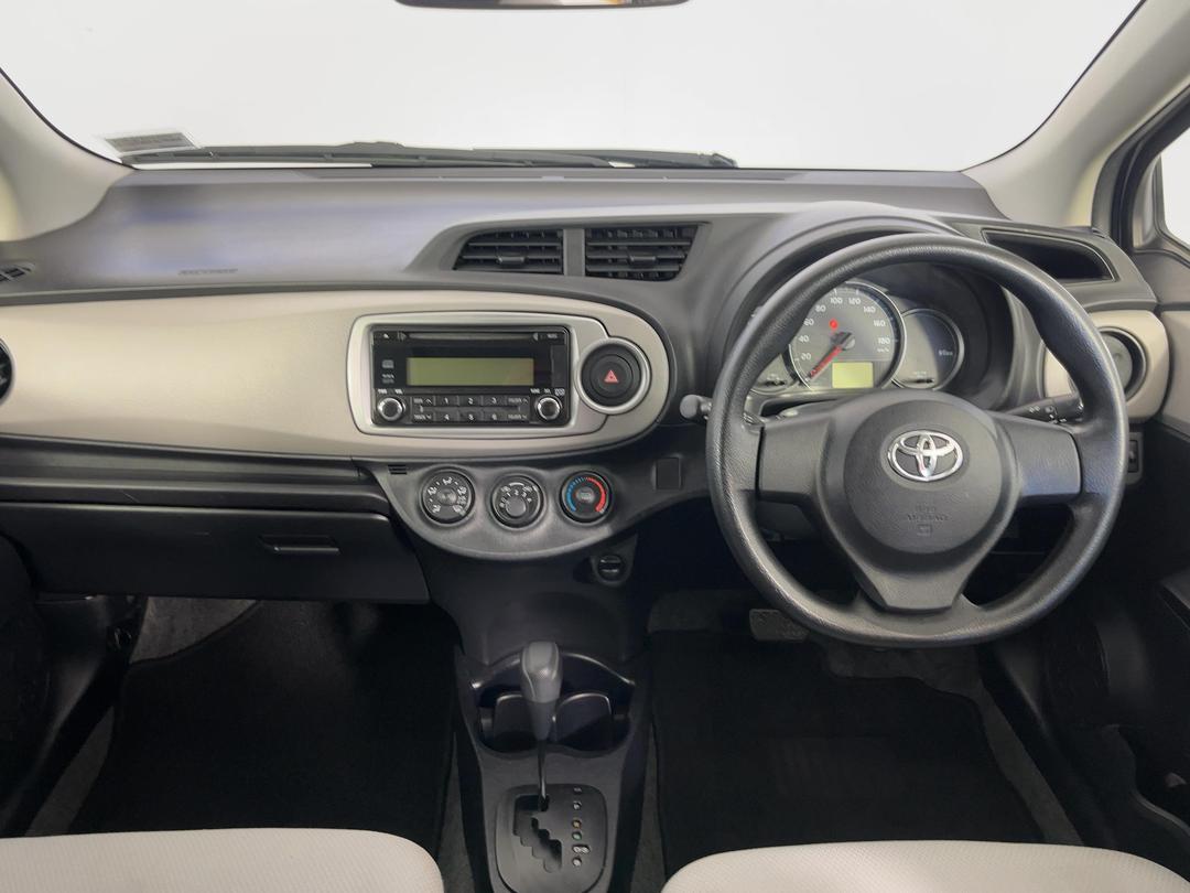 Photo '17' of Toyota Vitz