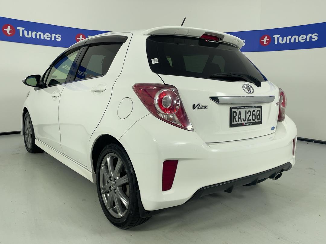 Photo '5' of Toyota Vitz
