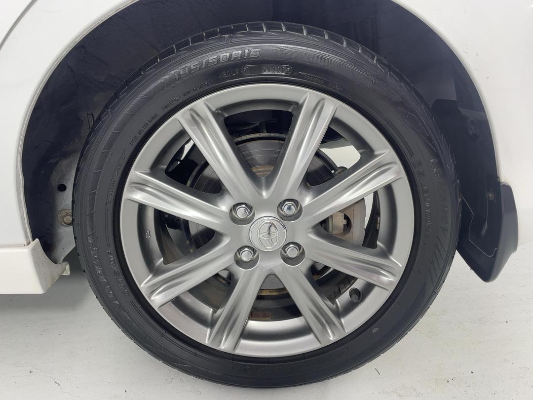 Photo '11' of Toyota Vitz