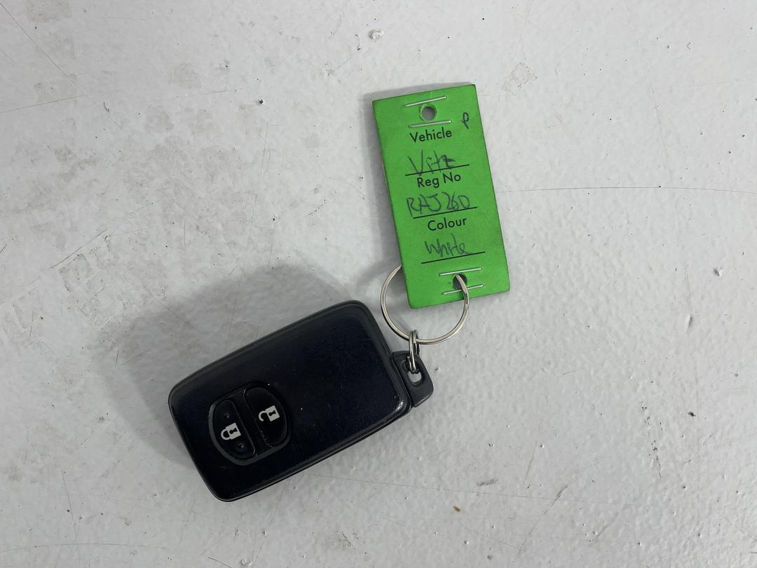 Photo '22' of Toyota Vitz