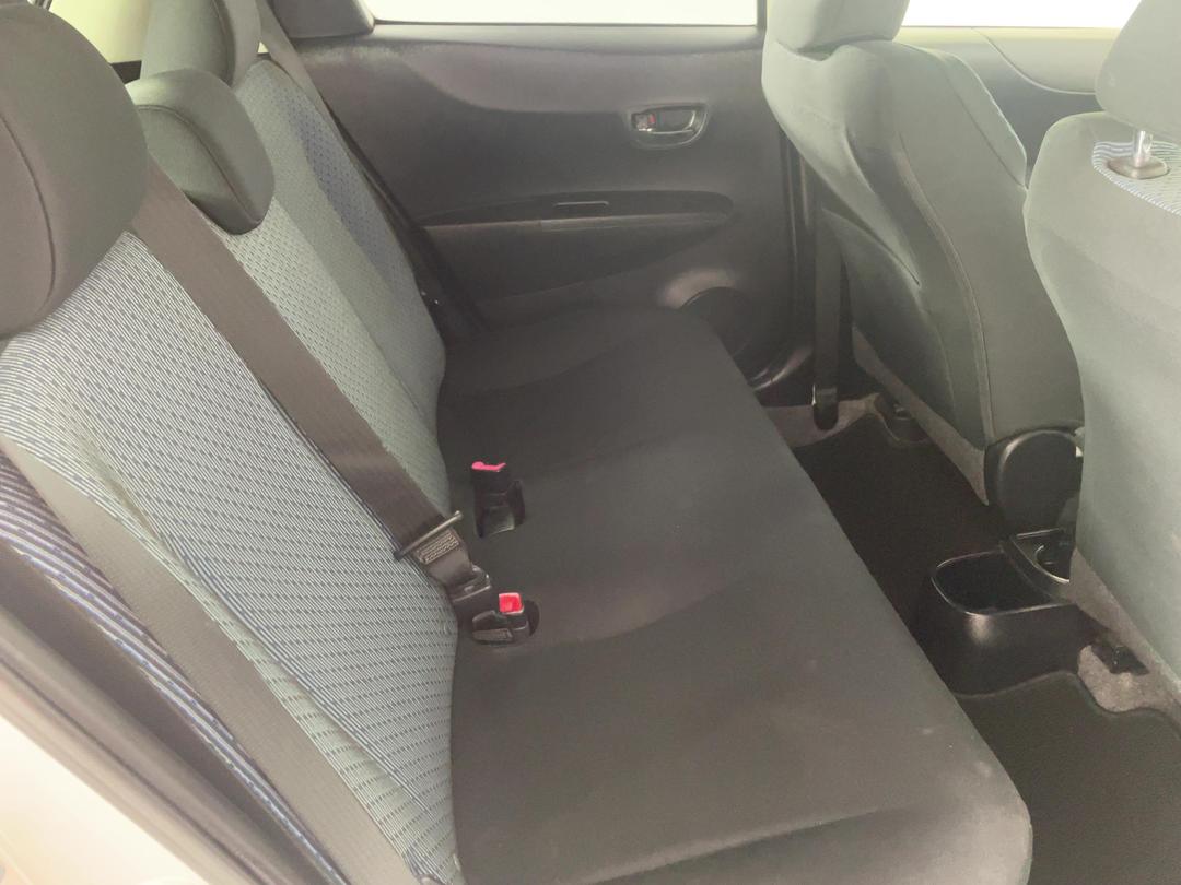 Photo '20' of Toyota Vitz