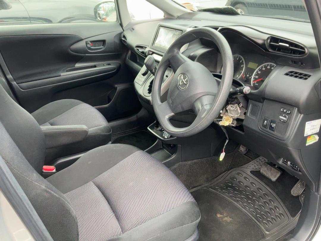 Photo '9' of Toyota Wish Photo '9' of Toyota Wish