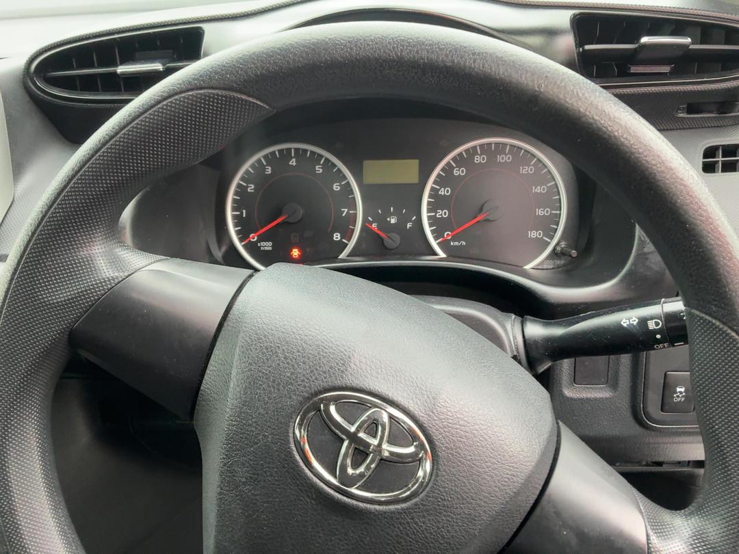 Photo '10' of Toyota Wish Photo '10' of Toyota Wish