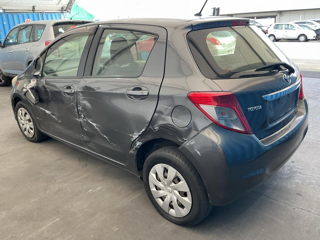 Photo '4' of Toyota Yaris YR