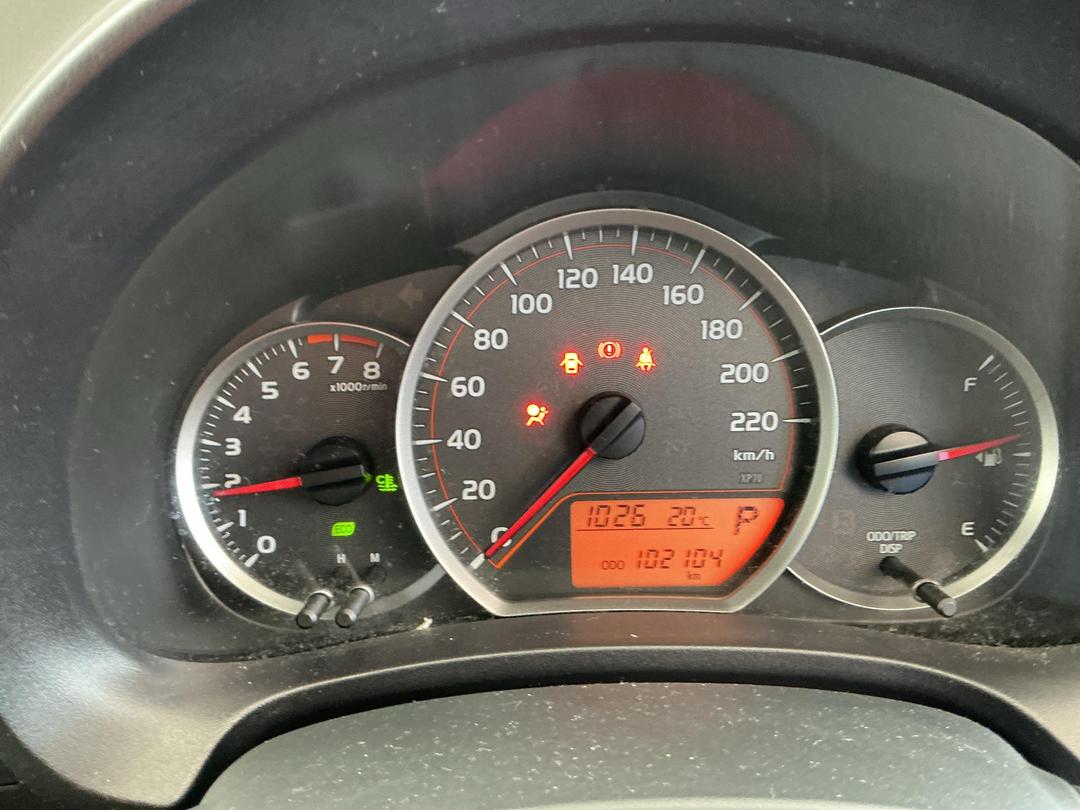 Photo '9' of Toyota Yaris YR