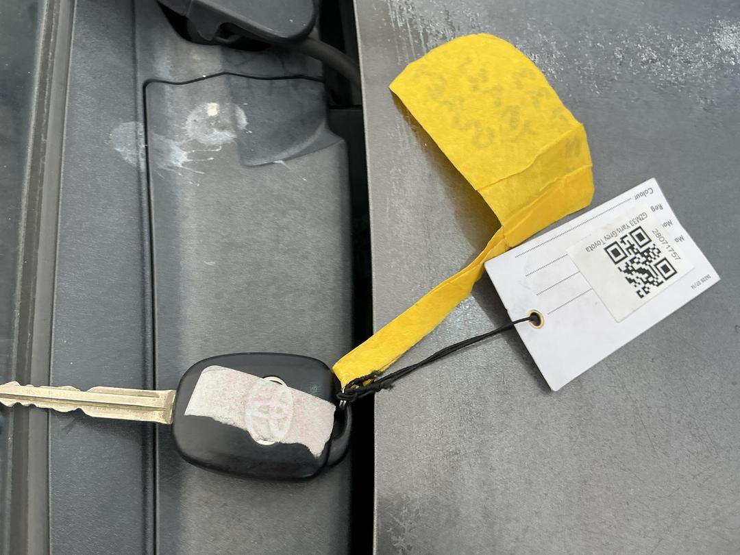 Photo '11' of Toyota Yaris YR