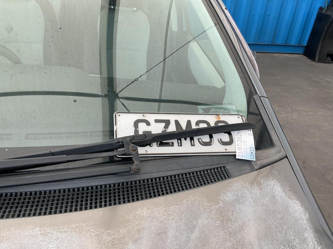 Photo '13' of Toyota Yaris YR