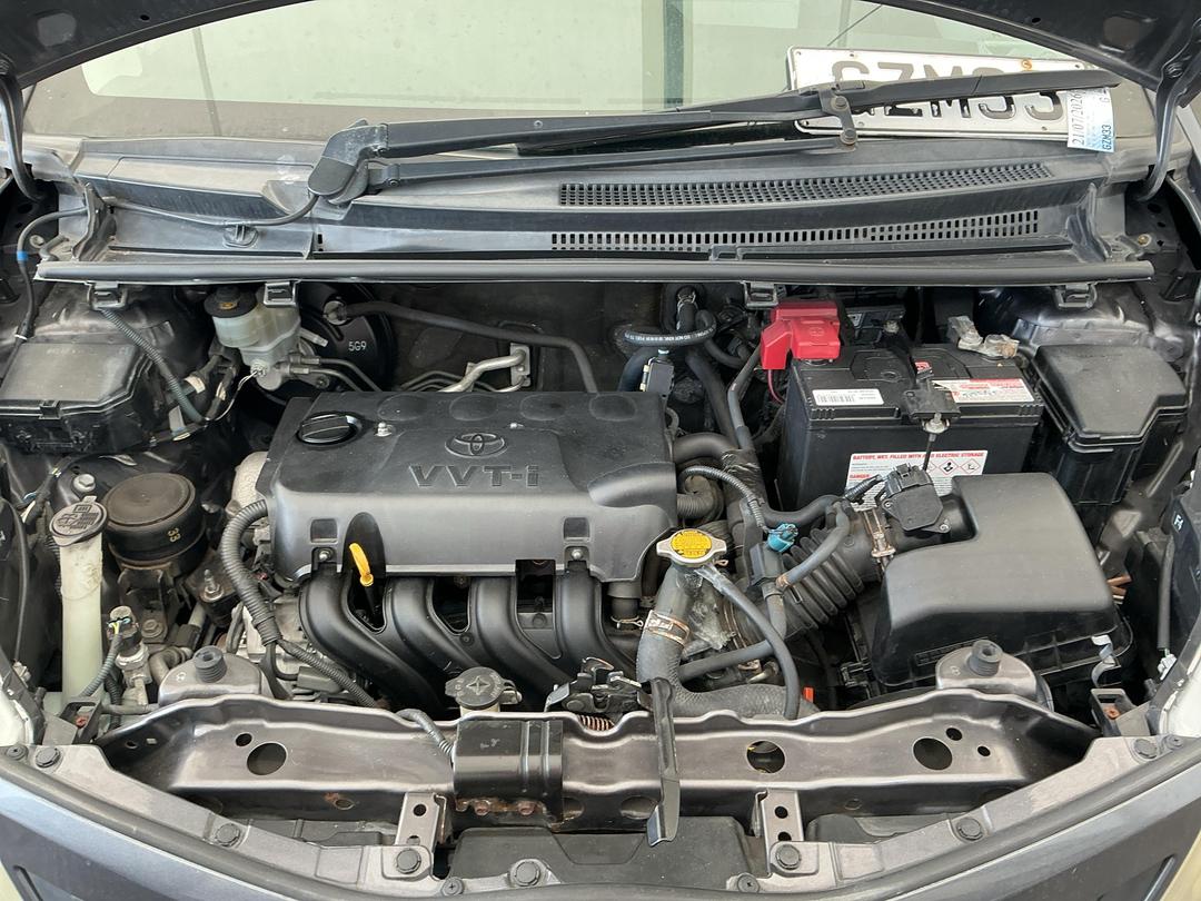 Photo '14' of Toyota Yaris YR