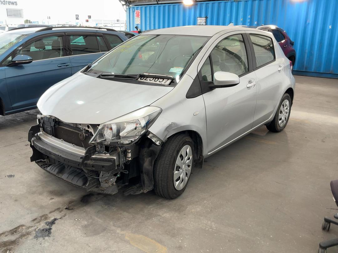 Photo '7' of Toyota Yaris YR Photo '7' of Toyota Yaris YR