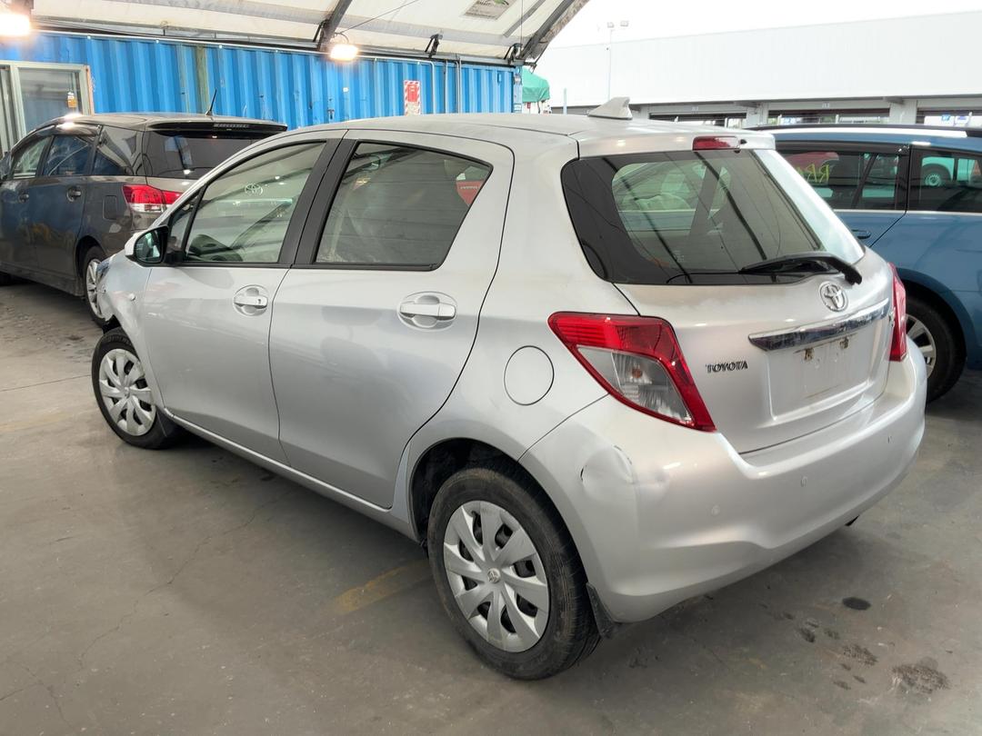 Photo '13' of Toyota Yaris YR Photo '13' of Toyota Yaris YR