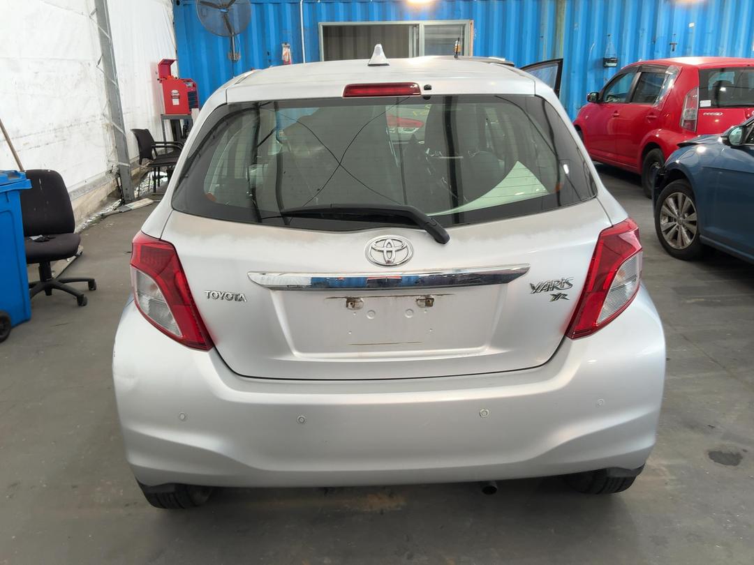 Photo '14' of Toyota Yaris YR Photo '14' of Toyota Yaris YR