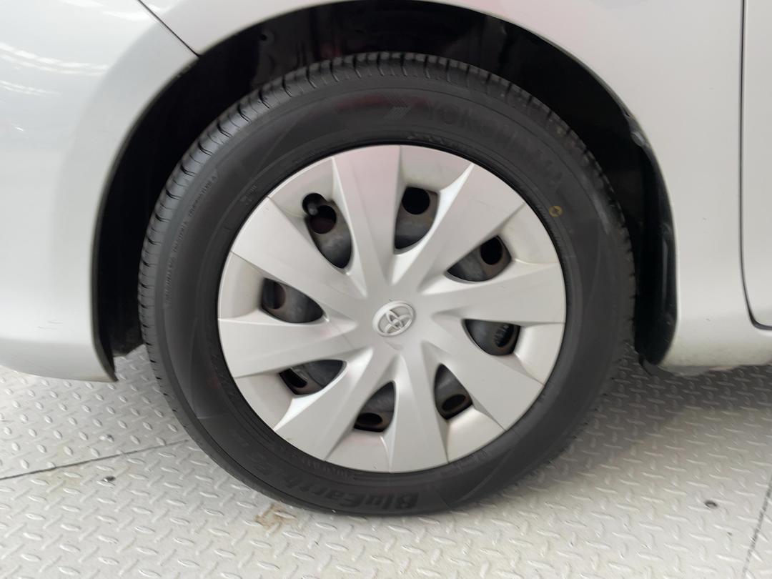 Photo '10' of Toyota Yaris
