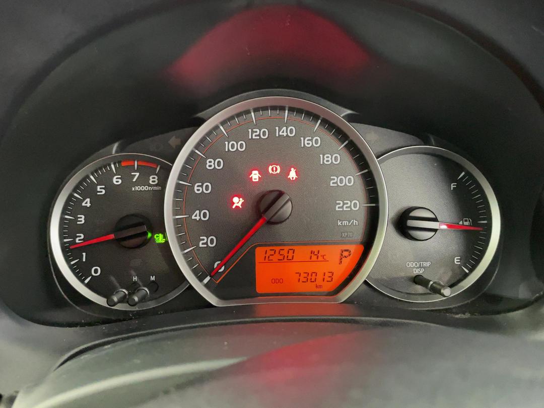 Photo '21' of Toyota Yaris