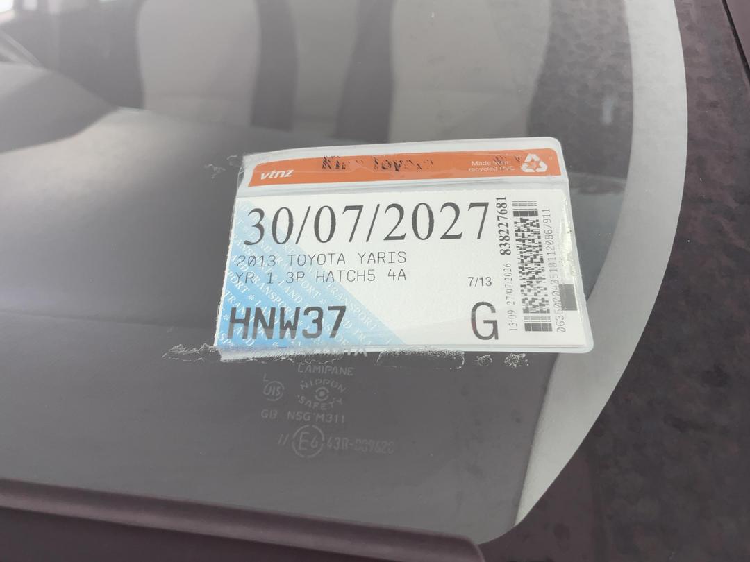 Photo '28' of Toyota Yaris