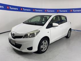 Photo '4' of Toyota Yaris