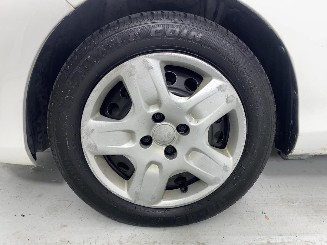 Photo '10' of Toyota Yaris