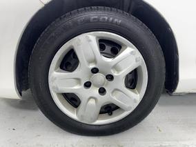 Photo '10' of Toyota Yaris