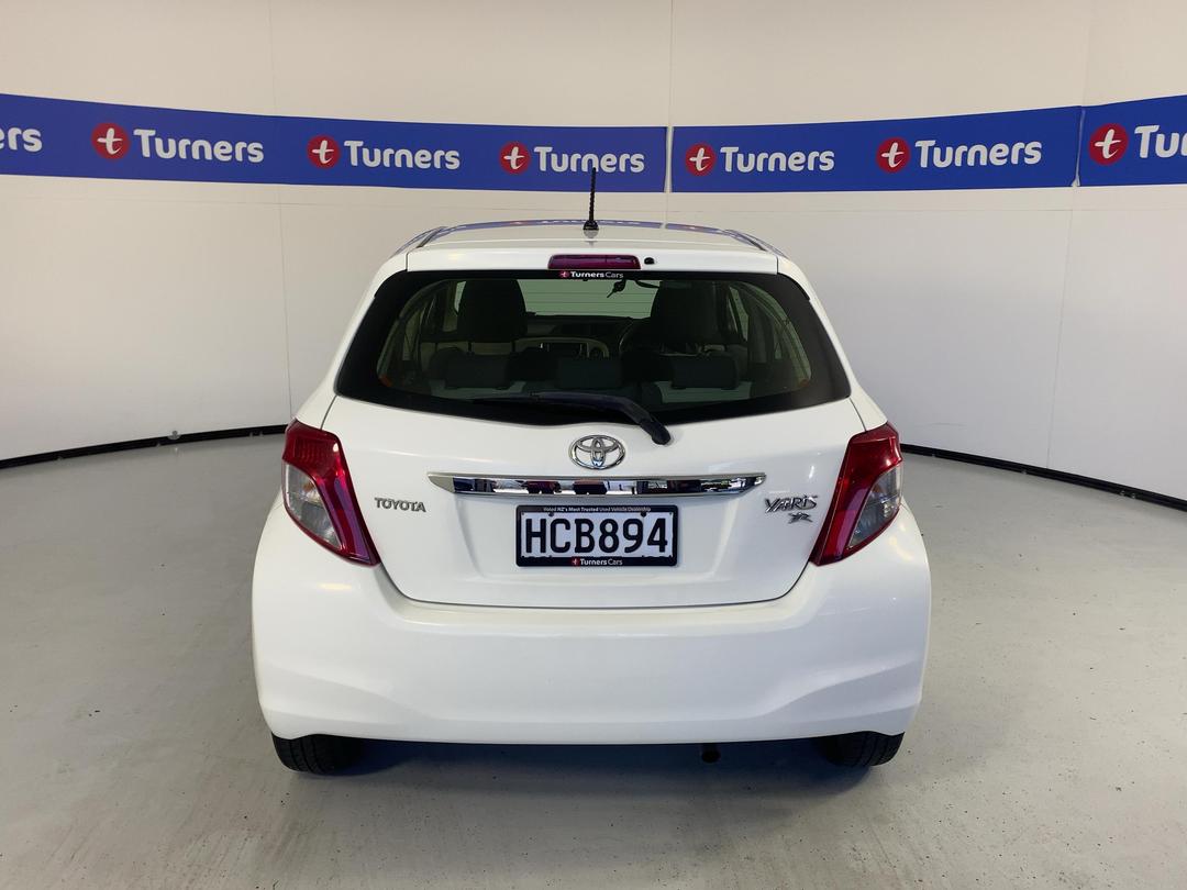 Photo '6' of Toyota Yaris