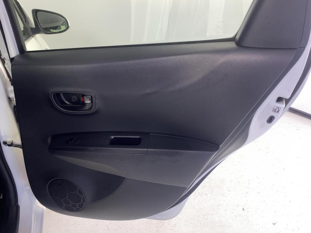Photo '19' of Toyota Yaris