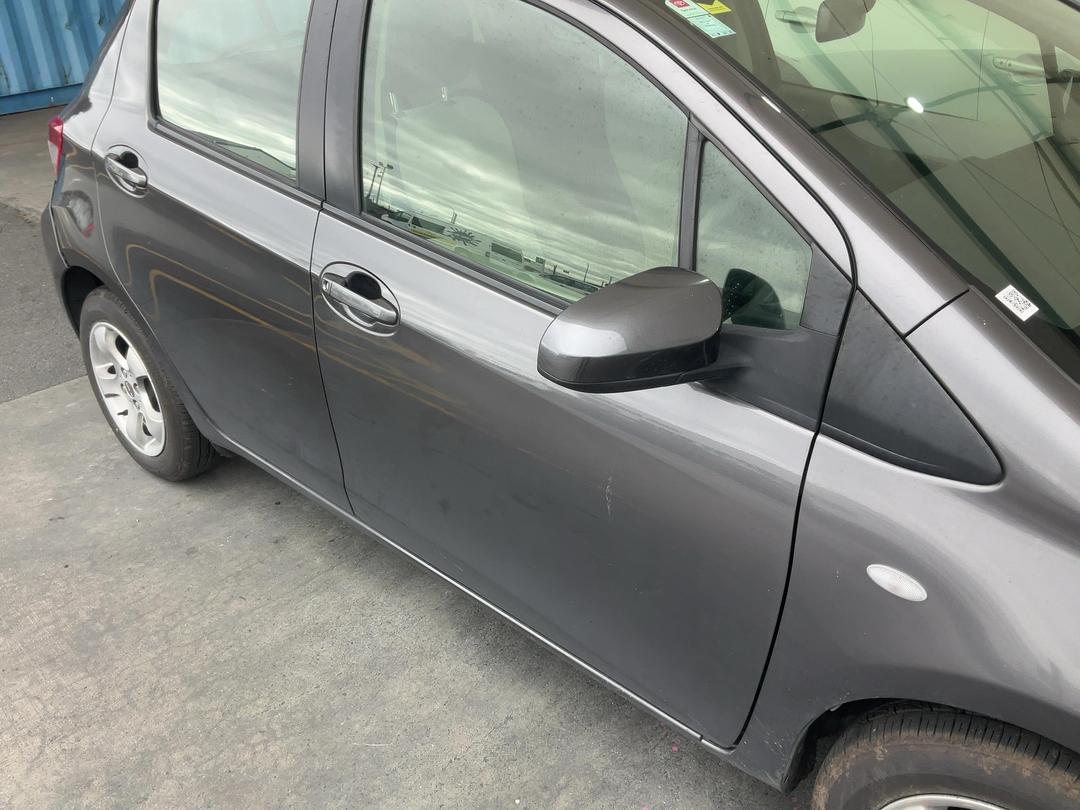 Photo '3' of Toyota Yaris YR Photo '3' of Toyota Yaris YR