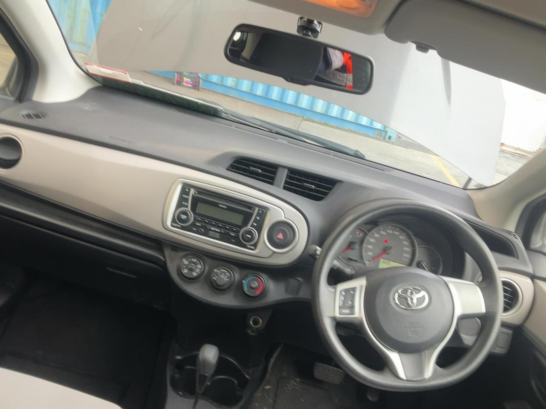 Photo '23' of Toyota Yaris YR Photo '23' of Toyota Yaris YR
