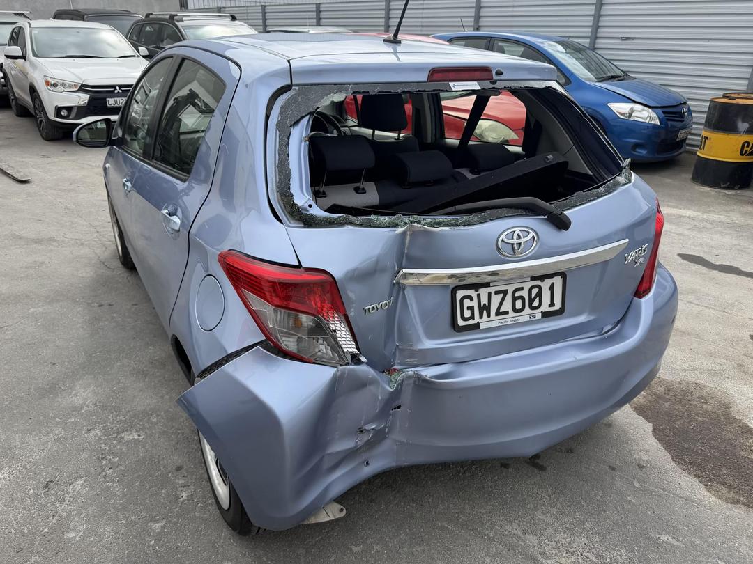 Photo '3' of Toyota Yaris YR Photo '3' of Toyota Yaris YR