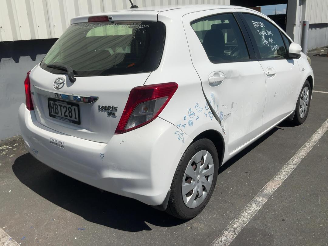 Photo '4' of Toyota Yaris YR Photo '4' of Toyota Yaris YR