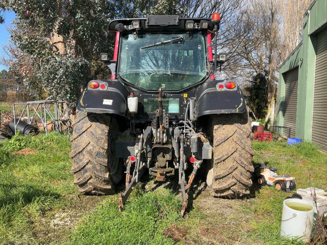 Photo '3' of valtra tractor N92 Tractor
