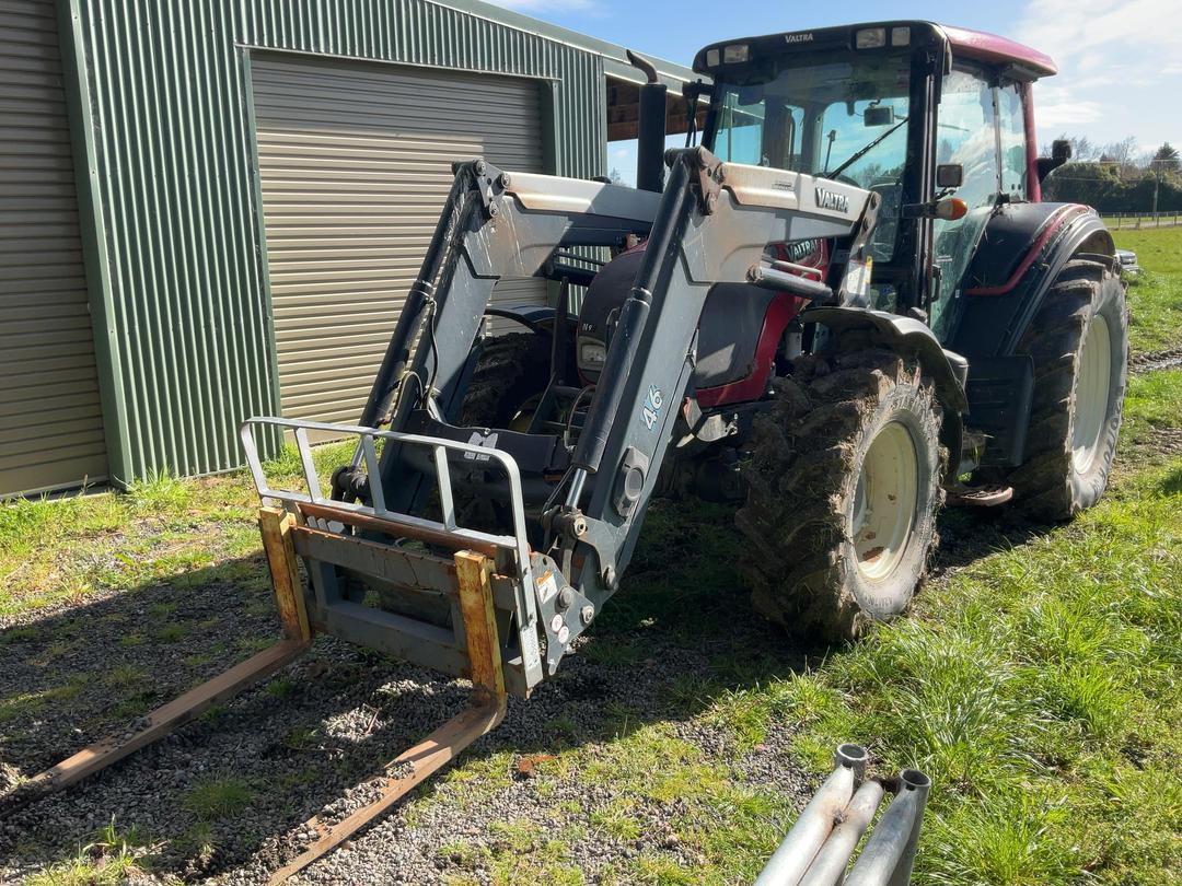Photo '5' of valtra tractor N92 Tractor