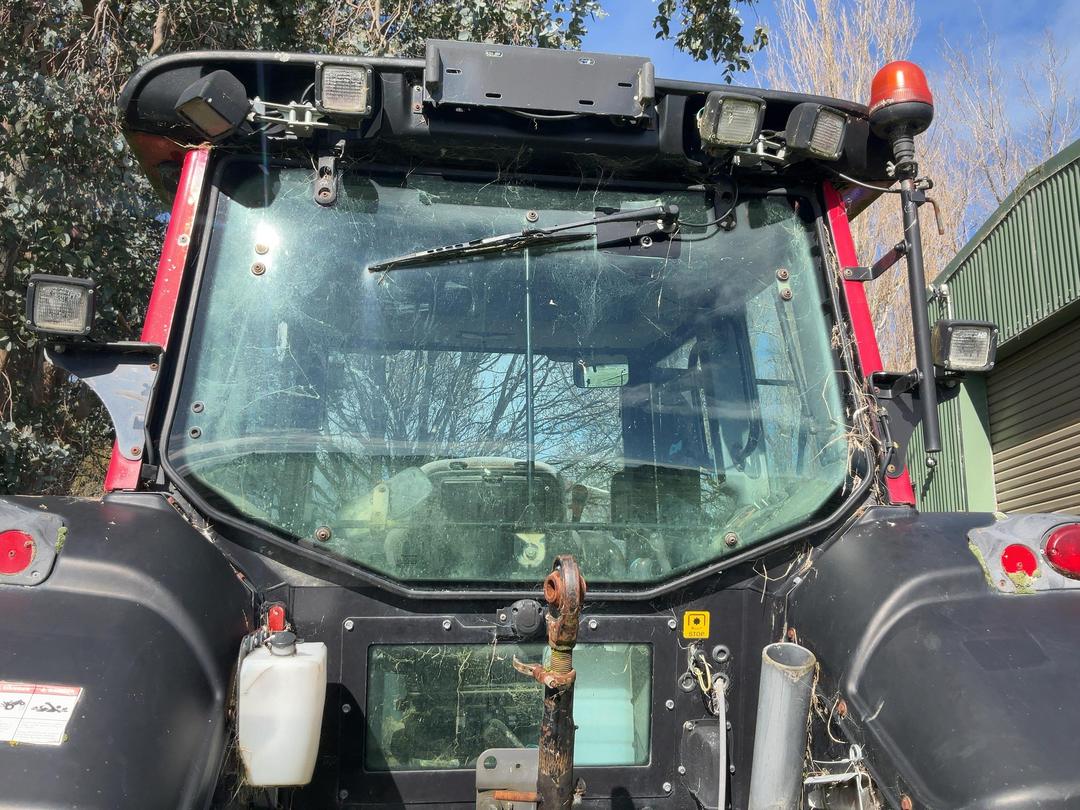 Photo '14' of valtra tractor N92 Tractor